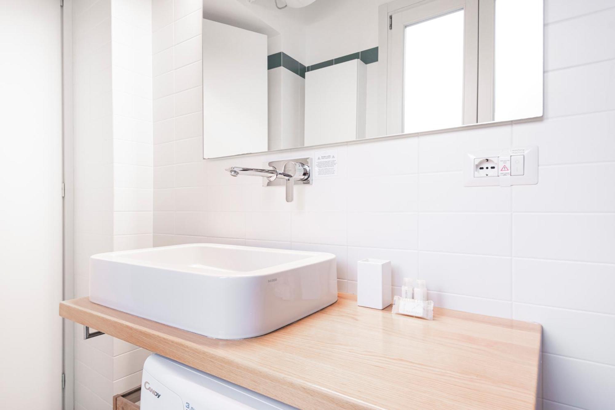 Amazing Flat Near Duomo & Colonne Di San Lorenzo By Easylife Milão Exterior foto